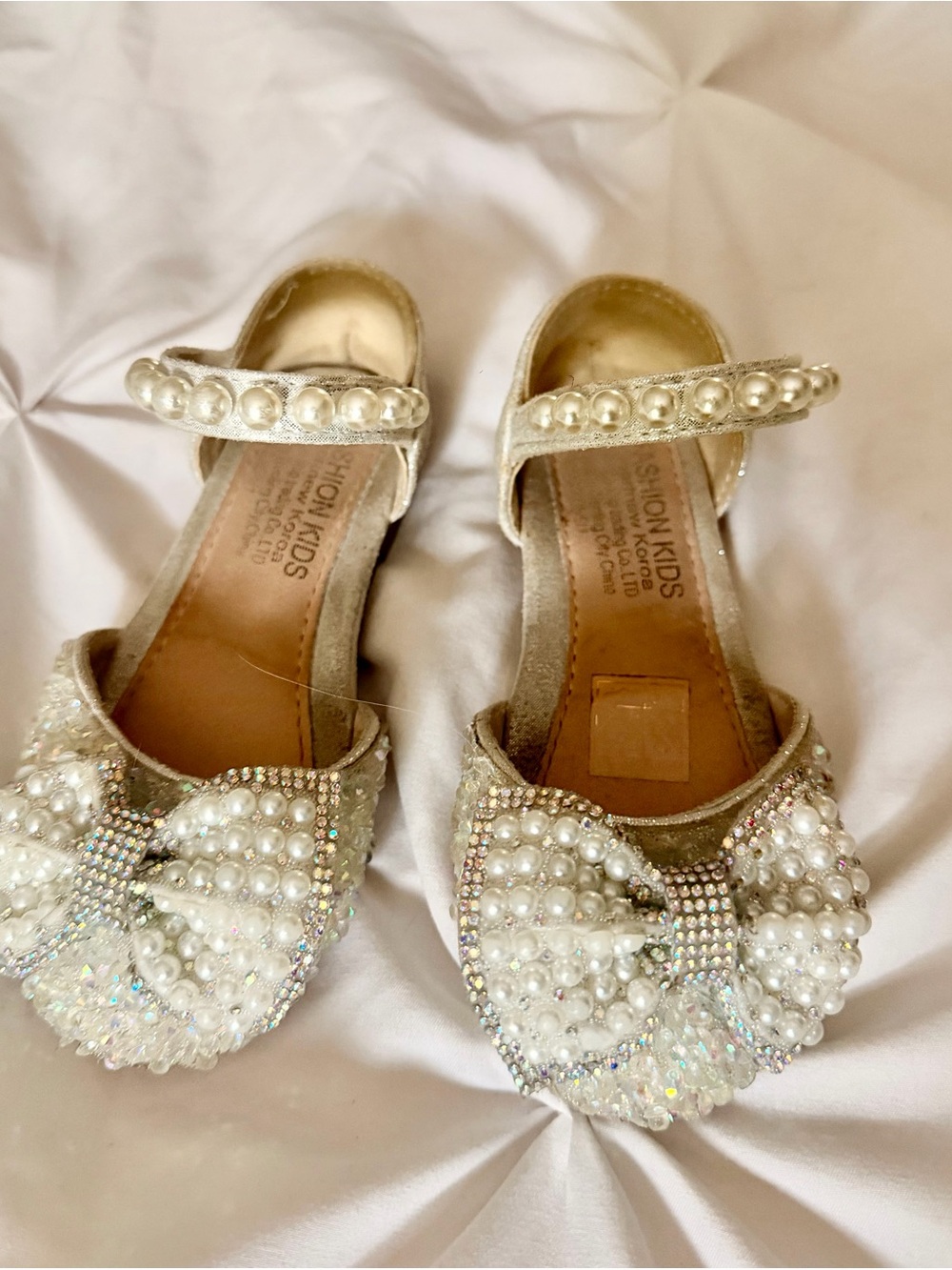 Pearl-Embellished Ivory Girls' Dress Shoes